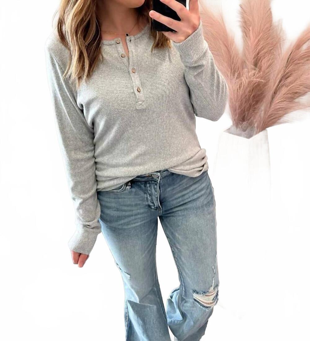 NEW MICHELLE MAE ribbed long sleeve henley top in light grey